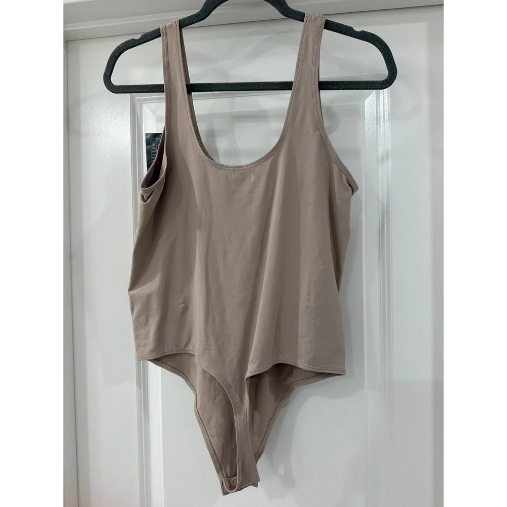 Maidenform Basically Sexy Seamless Smoothing Bodysuit Women 3XL Tan Nude MST001
